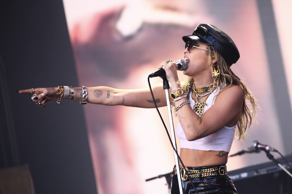 Miley Cyrus smittades av corona i Sydamerika, men skriver på Twitter att hon inte ångrar turnén. Arkivbild.