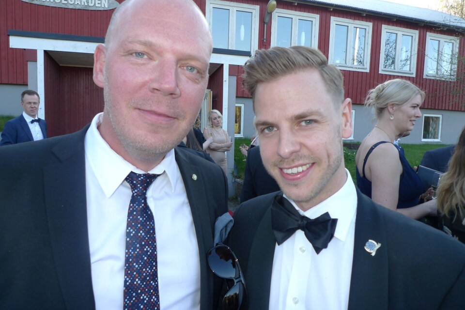 RT-veteranen Andreas Jönsson och auktionsförättaren Andre Hiljanen.
