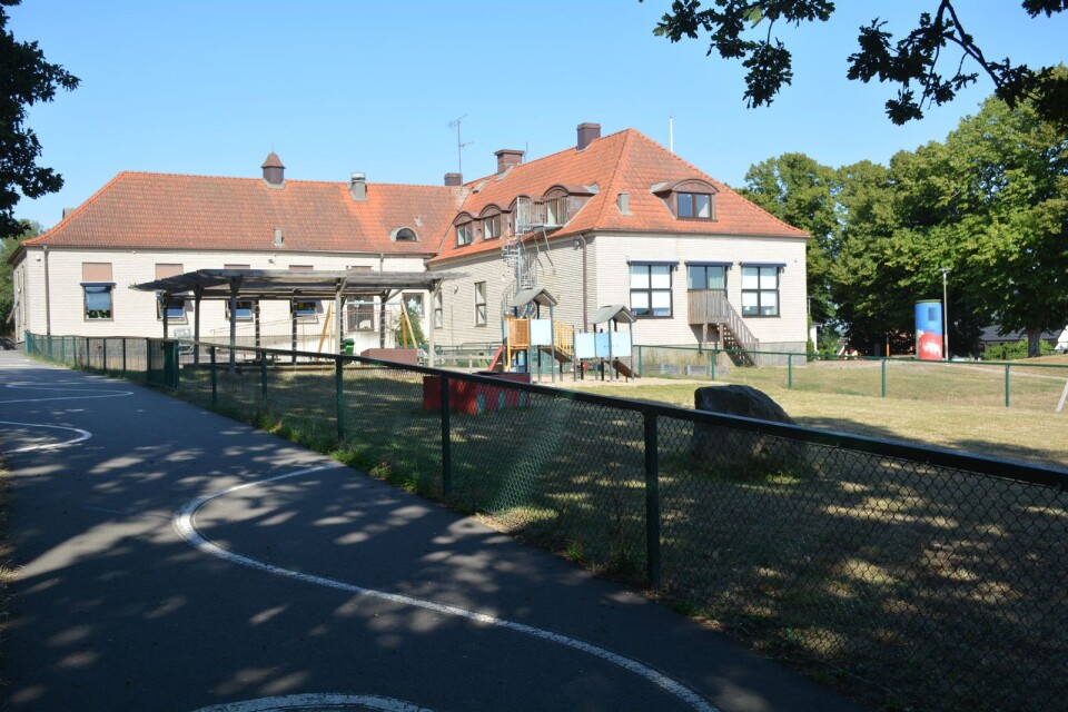 Vita skolan i Knislinge.