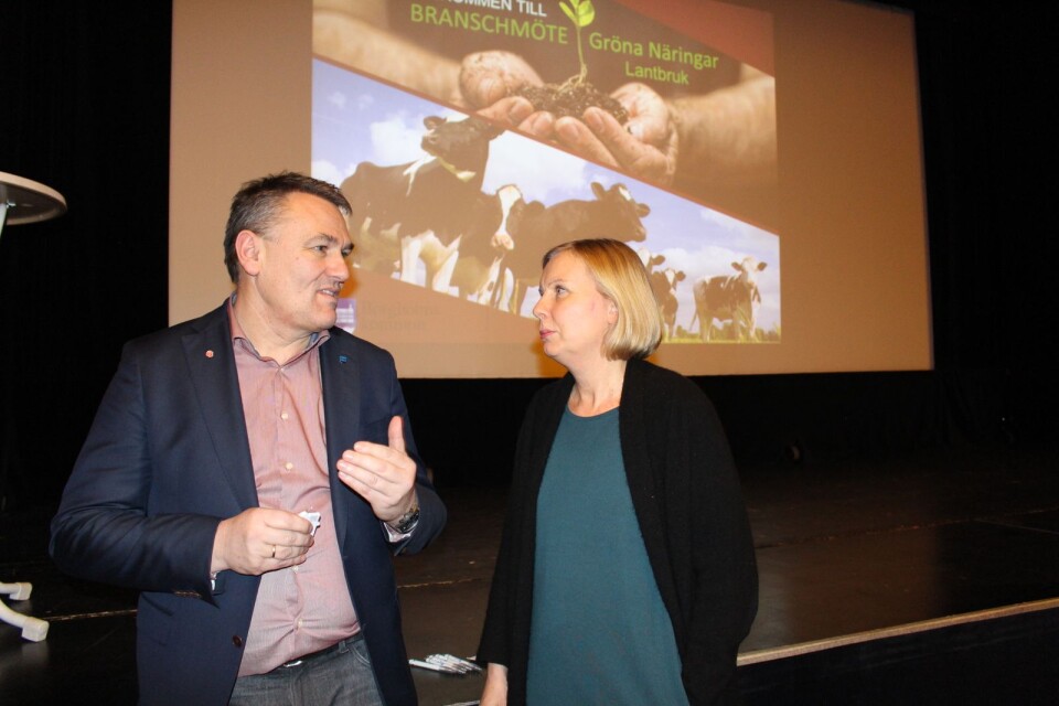 Ilko Corkovic (S) passade på att diskutera med Karin Bergman, ny landsbygdsdirektör i Kalmar län.