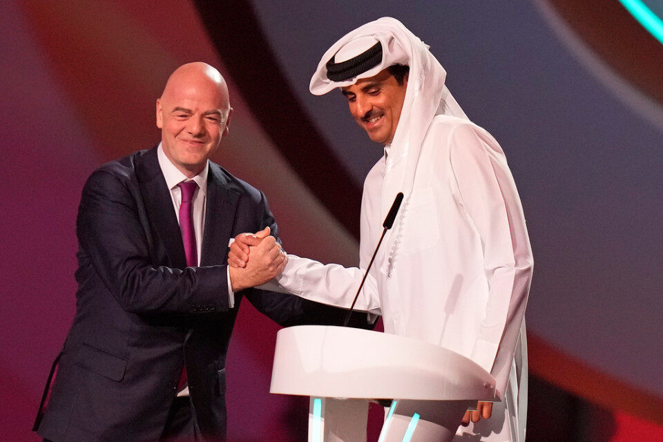 Fifas ordförande Gianni Infantino och Qatars emir Tamim bin Hamad. Arkivbild.