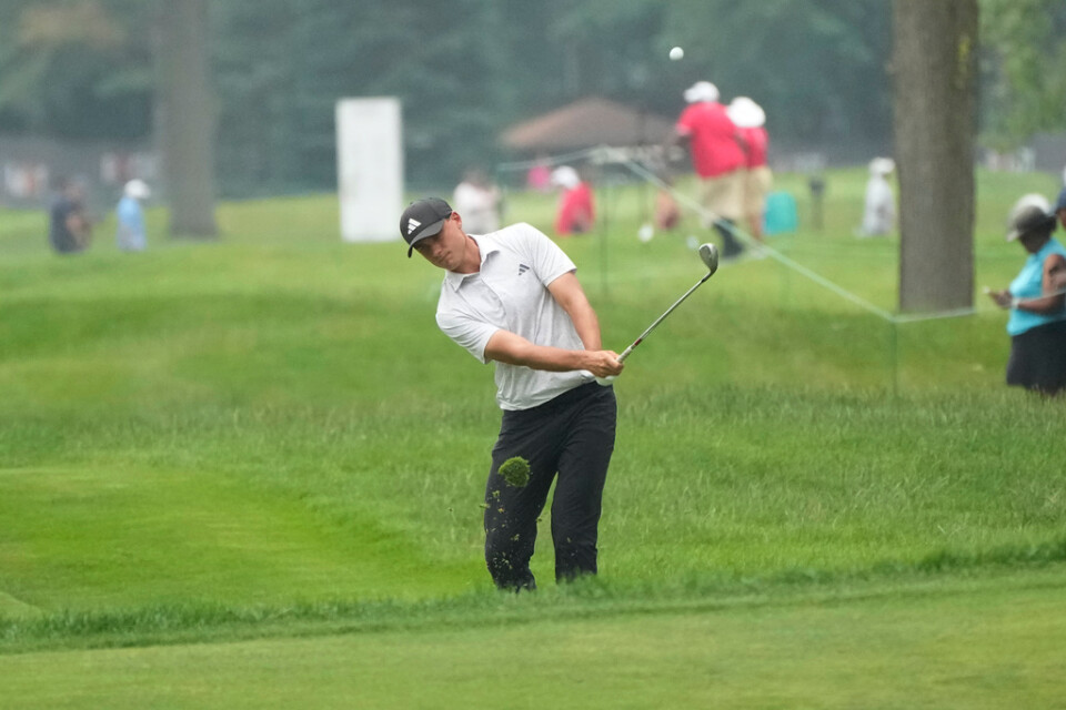Ludvig Åberg föll från tredje till delad 26 plats efter tredje rundan i PGA-tourtävlingen i Detroit.