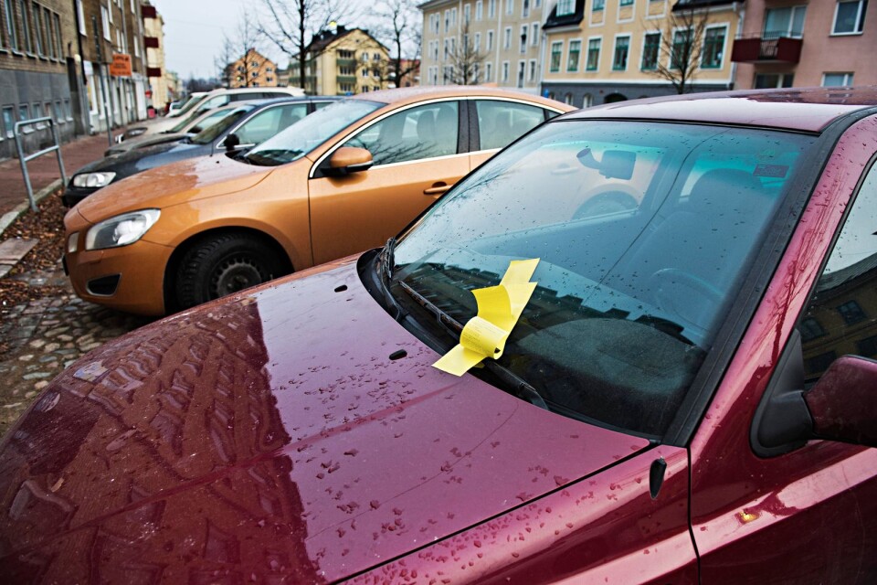 Trafikhandläggaren Per Olsson berättar om parkeringssituationen i Karlshamn.