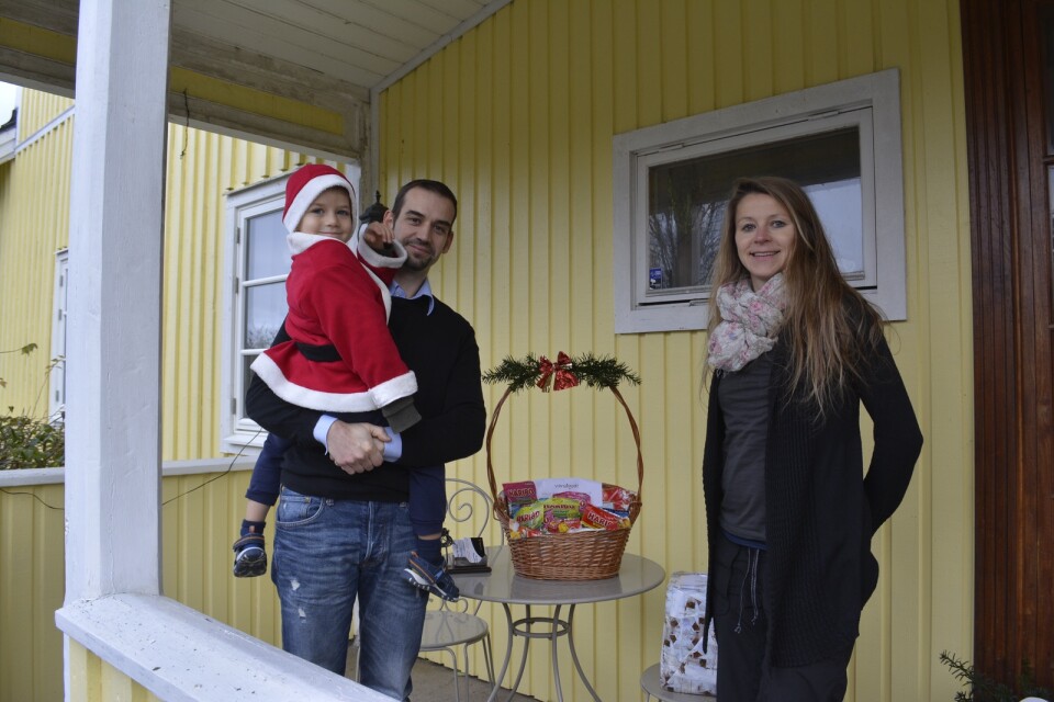 Bakom julspelet står Chris och Magdalena Laroche, här med sonen Noah.