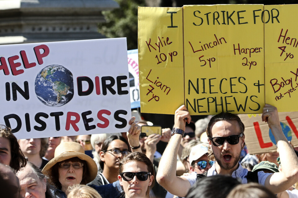 Invånare i Kalifornien demonstrerar för skärpta klimatåtgärder. Arkivbild.