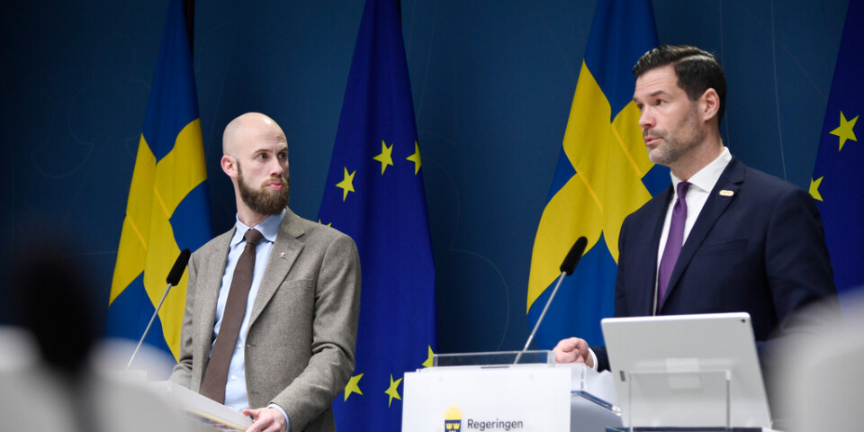 Minister för civilt försvar Carl-Oskar Bohlin och biståndsminister Johan Forssell vid tisdagens pressträff om Sveriges stöd till Turkiet och Syrien efter jordskalven.