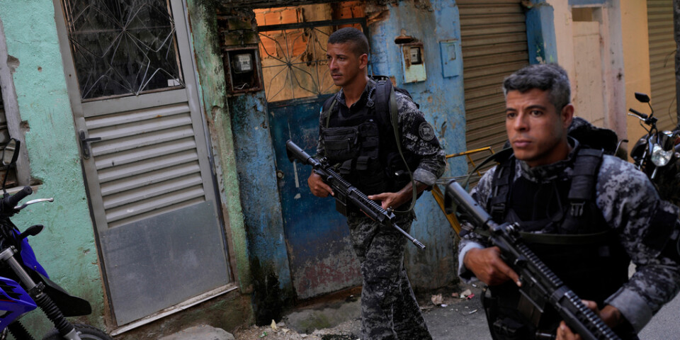 Militärpolis i kåkstaden Jacarezinho i Rio de Janeiro.