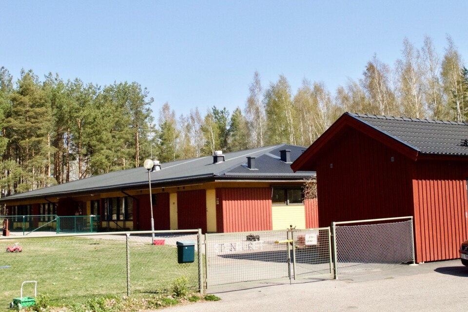 Föräldraföreningen på förskolan Stenröset i Lindås ser med oro på den höga personalomsättningen.