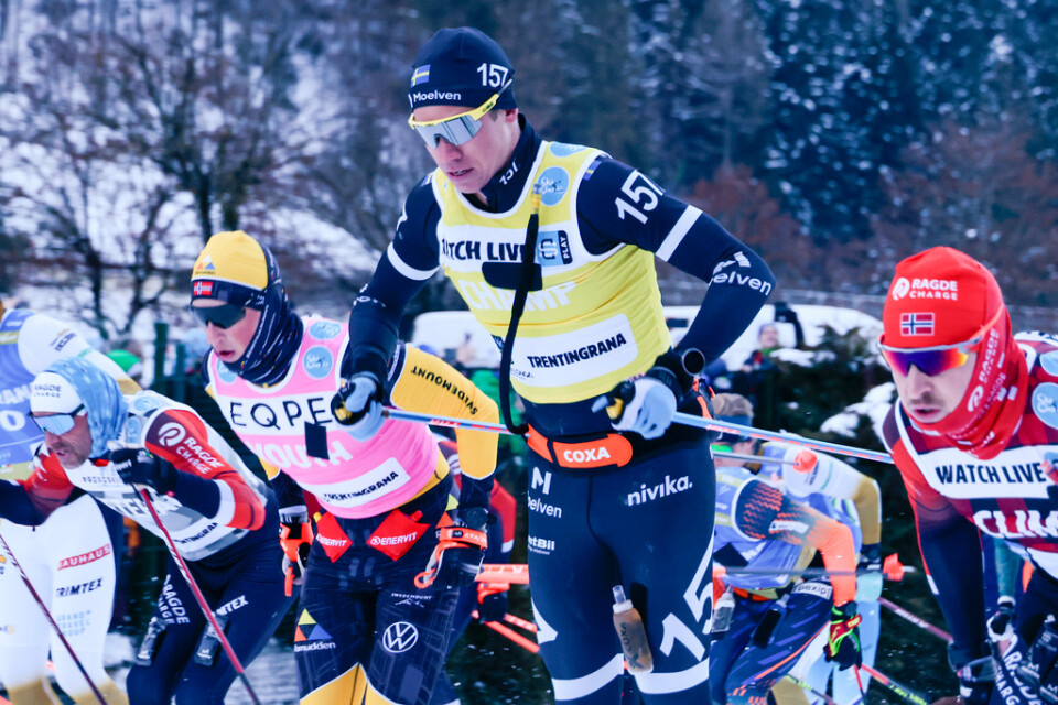Emil Persson, i gul väst, fick nöja sig med en elfteplats i långloppscupen på söndagen. Svensken kom till tävlingen med sju raka segrar i ryggen. Arkivbild.