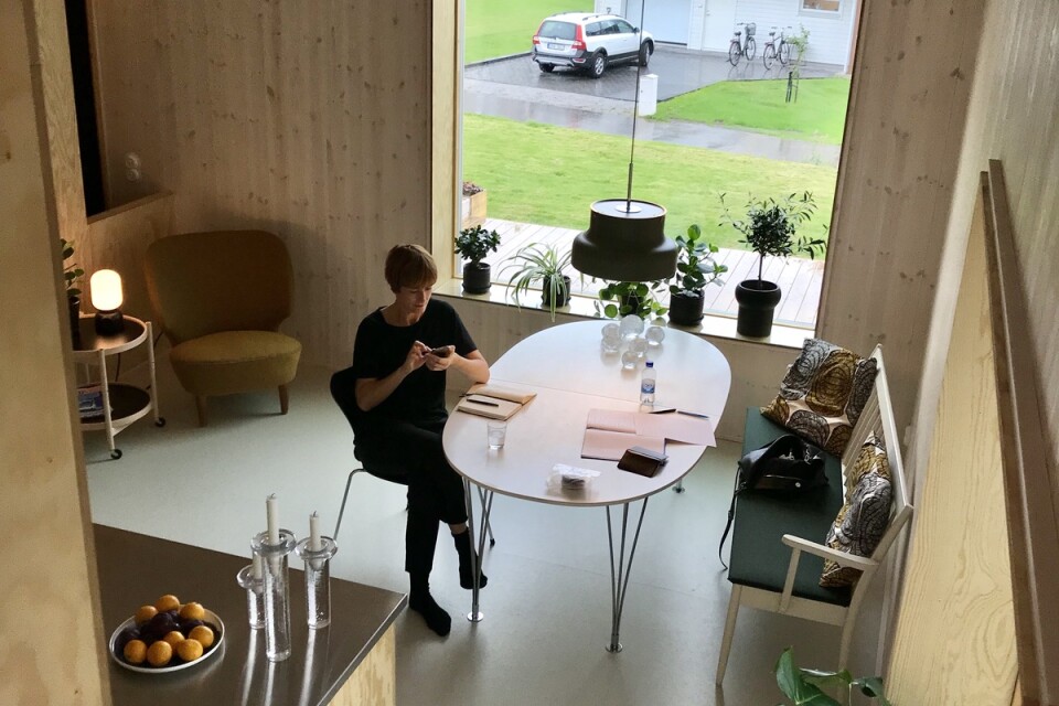 ”Jag har lagt linoleum i hela vårt hus. Det är både slitstarkt och vackert”, säger Josefina Nordmark som har medverkat i SVT:s ”Hemma hos arkitekten”.