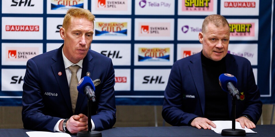 En missnöjd Jörgen Jönsson och en nöjd Henrik Stridh på presskonferens efter Luleås seger i kvartsfinal 5.