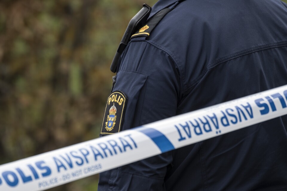 Polisen letar en man som knivskurit en annan man i Uddevalla. Arkivbild.