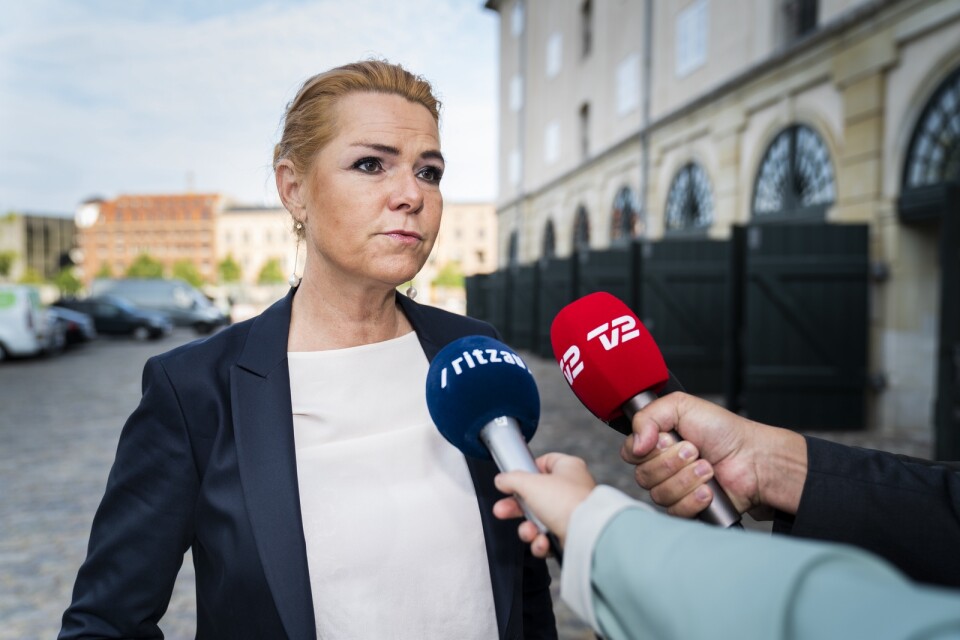 Inger Støjberg, Danmarks tidigare migrationsminister, möter journalister inför ännu en förhandlingsdag i riksrätten.
