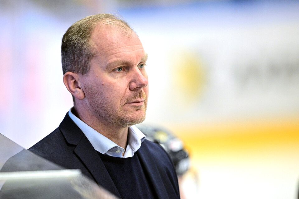 Johan Lindbom tog över som tränare i HV71 under vintern.