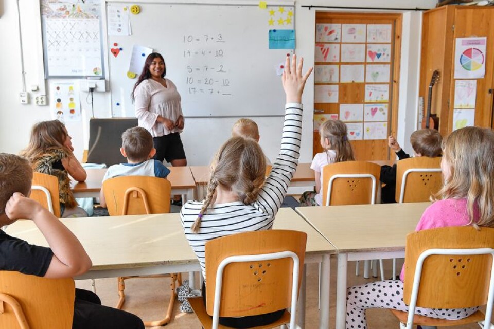 ”Det behövs en attitydförändring gentemot de fristående skolorna i väldigt många kommuner,” skriver Ulla Hamilton  vd Friskolornas riksförbund.