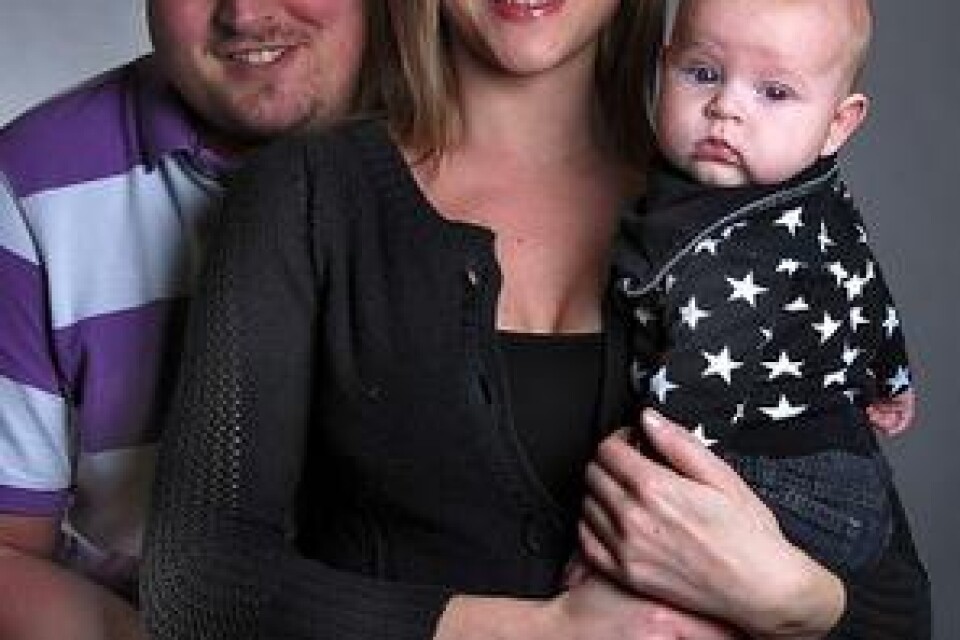 Janna Hartman och Stellan Larsson, Kristianstad, har fått sonen Hannes. Han vägde 3 845 g och var 53 cm lång. 13/11, 19.37