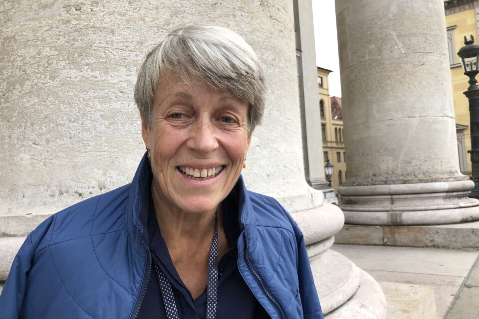 "Jag är glad att hon slutar. Mot slutet har hon bara blivit sämre. Jag tror hon suttit vid makten för länge", säger Angela Schnider, 60, jobbar som stylist i München.