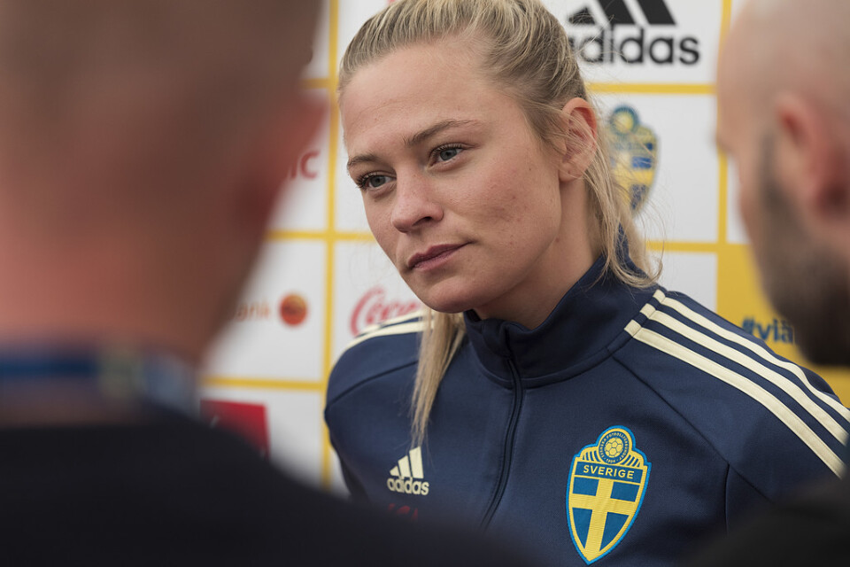 Damlandslagets Fridolina Rolfö avstod träningen på det VM-förberedande lägret i Båstad.