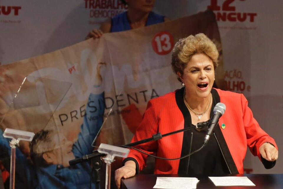 Brasiliens president Dilma Rousseff har fått ett tillfälligt andrum undan hotet om riksrätt sedan landets högsta domstol stoppat ett försök att redan denna vecka låta kongressen rösta om att inleda en process mot henne. Domstolens beslut, som grundar si