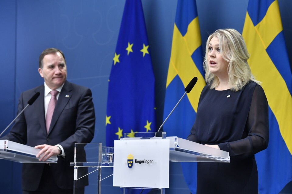 Statsminister Stefan Löfven  och socialminister Lena Hallengren håller en digital pressträff i Rosebad.