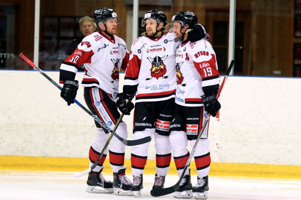 Patrik Fransson, i mitten, fortsätter hockeykarriären i Frankrike.