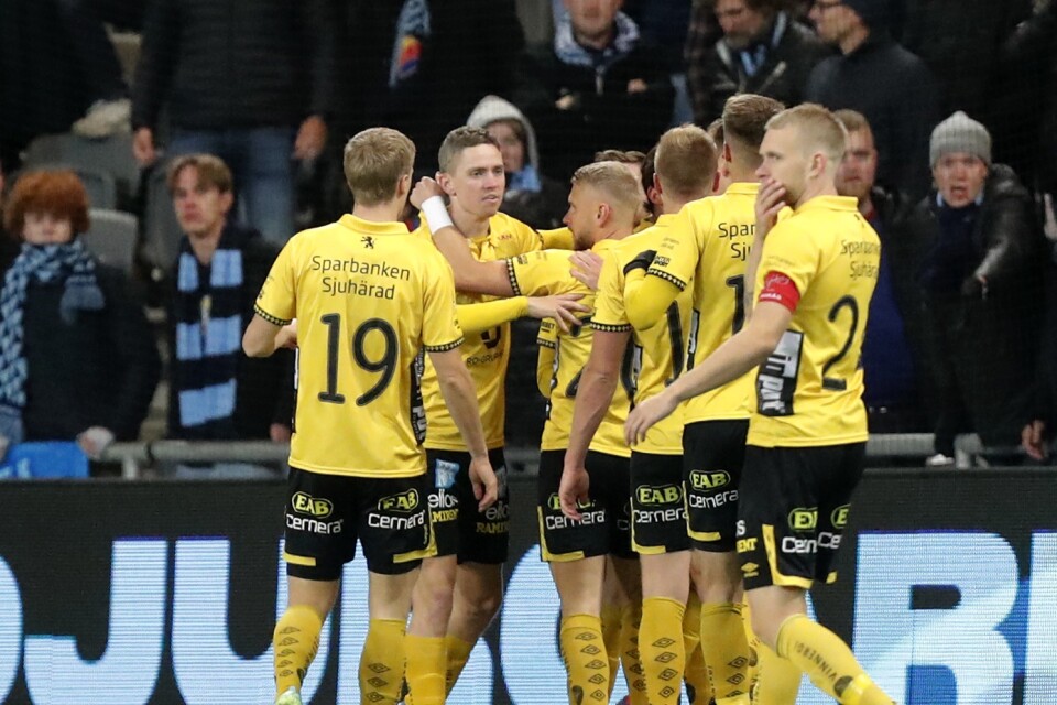 Elfsborgsjubel efter Rasmus Alm 2–0-mål. Elfsborg vann med 3–0 mot Djurgården och är med i kampen om SM-guldet.