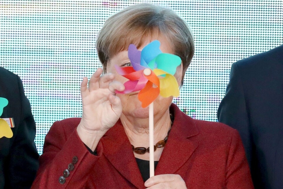 I och med coronautbrottet har Tysklands klimatutsläpp minskat drastiskt. Angela Merkel står inför ett dilemma när smittspridningen avtar: Hur ska samma låga utsläppsnivåer bli möjliga när ekonomin startar om?