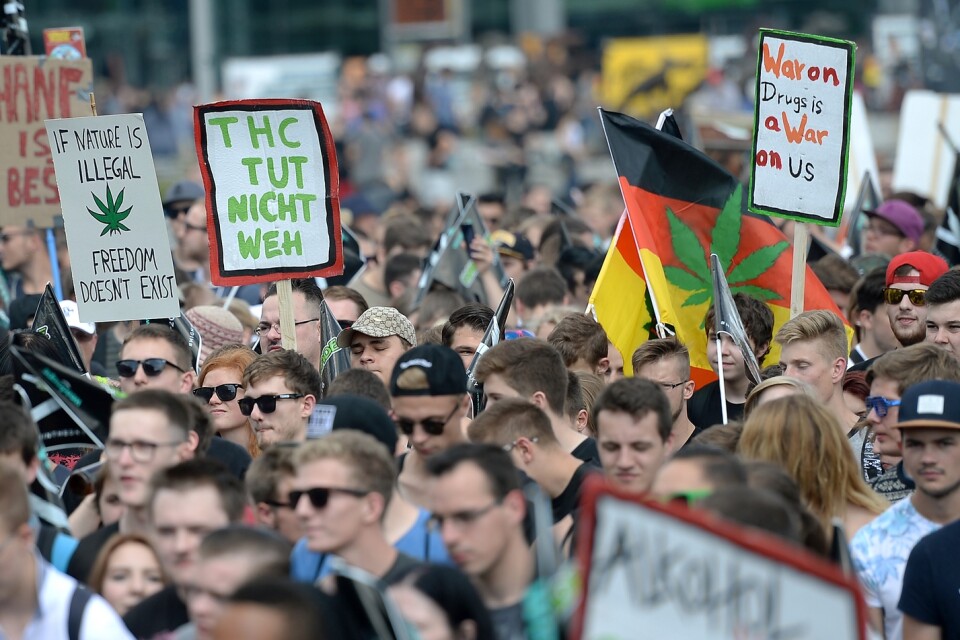 "Hanfparade" – hampaparaden – i Berlin, en årlig demonstration för legalisering av cannabis. Arkivbild.
