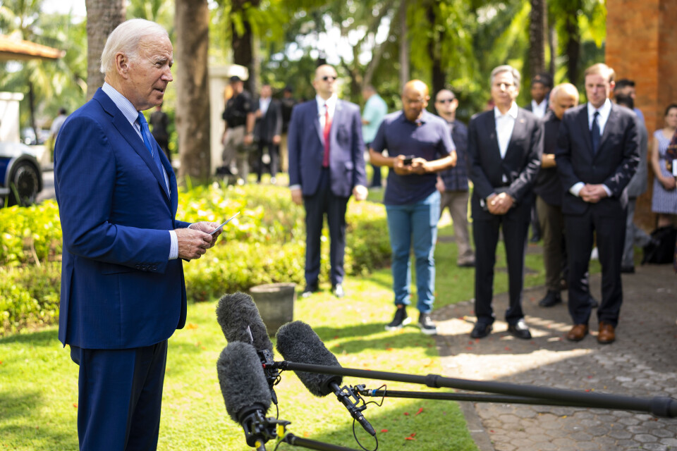 USA:s president Joe Biden mötte reportrar efter ett snabbinkallat möte på Bali med anledning av att en robot slog ned och dödade två i Polen på tisdagen.