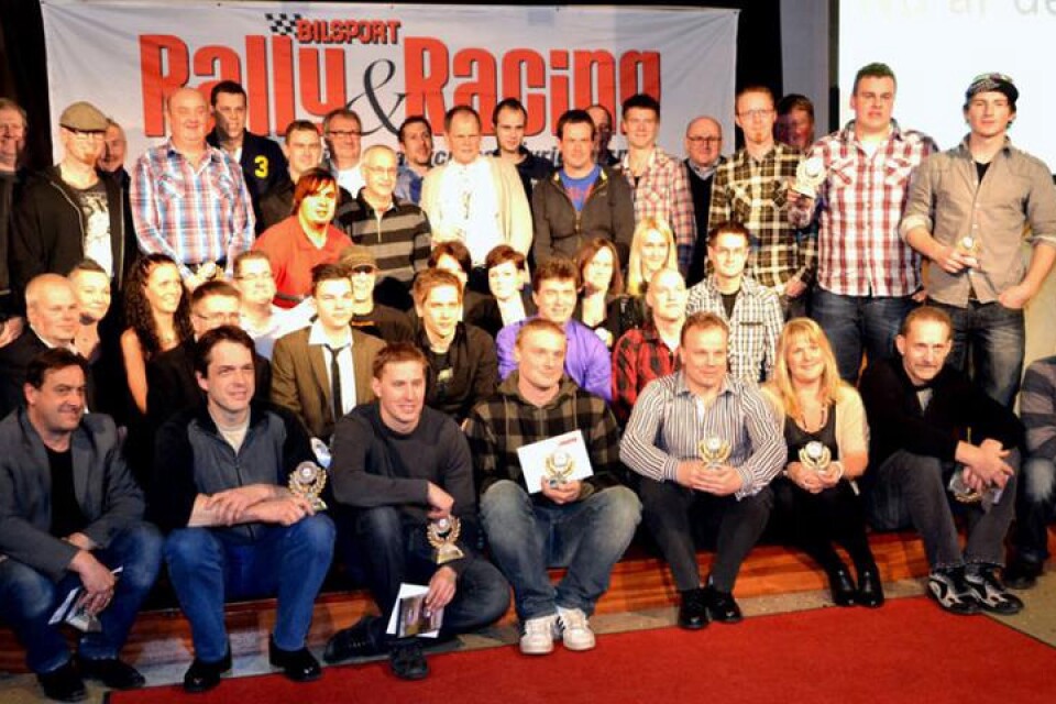 Prisade entusiaster. Alla pristagarna på plats när Bilsport Rally Cup hade säsongsavslutning.