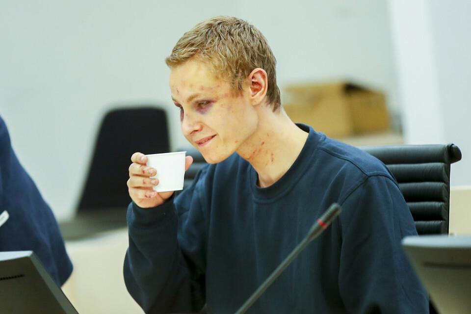 Philip Manshaus sitter häktad, misstänkt för mord och terrorbrott. Bild från måndagens häktningsförhandling.