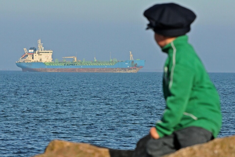 Grundstötta maltesiska fartyget Terry i Öresund 2012. Nya EU-regler ställer nu hårdare krav på fartygens utsläpp. Arkivfoto.