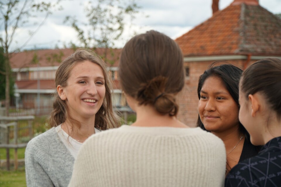 Lorena Kabashi, Inez Wessman, Hana Norder och Emma Giöbel undersökte hur det är att vara ungdom i Bollebygd. Hela undersökningen och resultatet finns på kommunens hemsida.