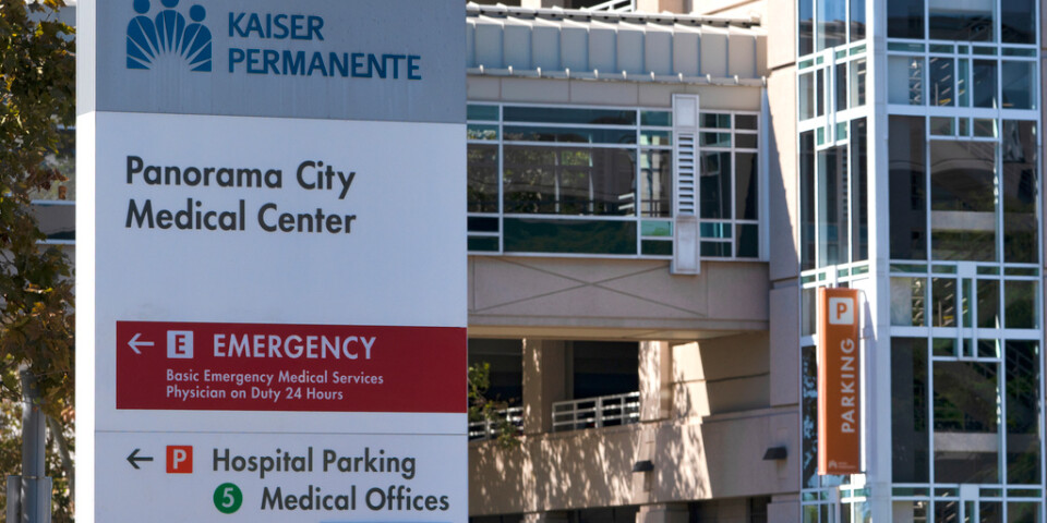 Vårdpersonal inom vårdkoncernen Kaiser Permanente i USA strejkar för bättre arbetsförhållanden.