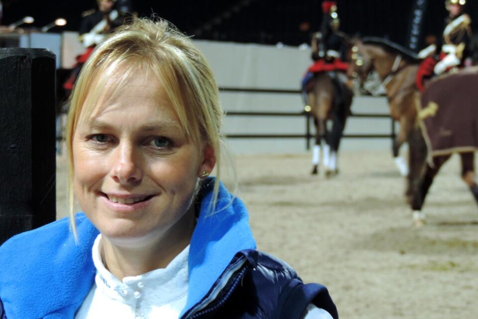 Sara Algotsson-Ostholt, OS-tvåan i fälttävlan i London 2012, är tillbaka efter mammaledigheten. I helgen visade hon storform med tredjeplatsen på hästen Reality vid internationella tävlingar i Italien. Ett resultat som ger biljett till EM i Skottland i