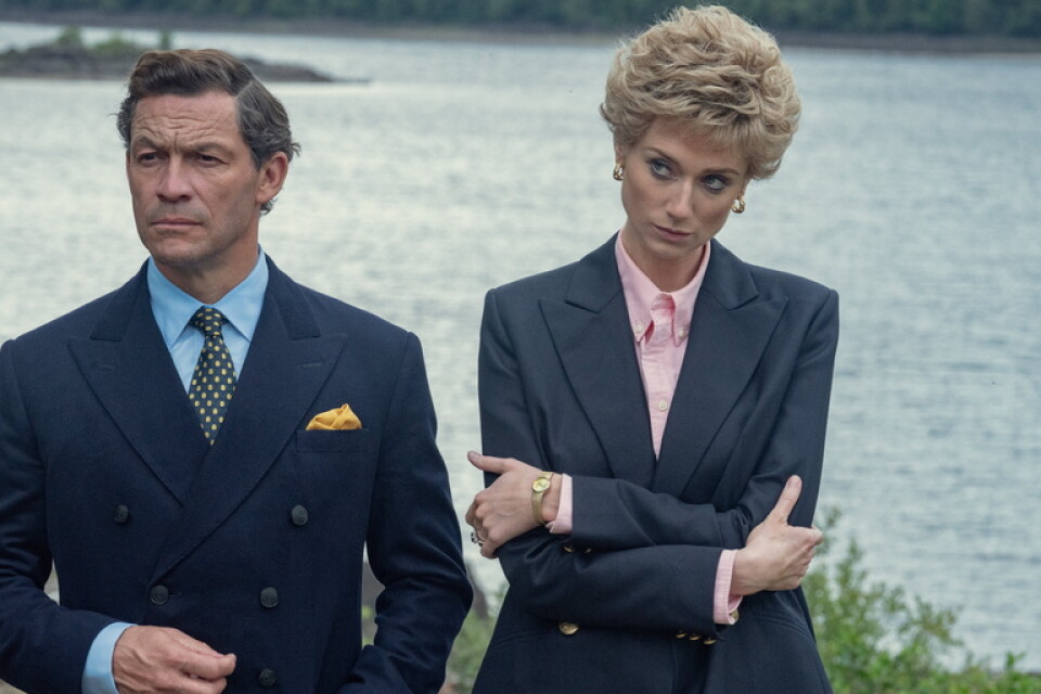Dominic West som blivande kung Charles och Elizabeth Debicki som prinsessan Diana i den femte säsongen av "The crown".