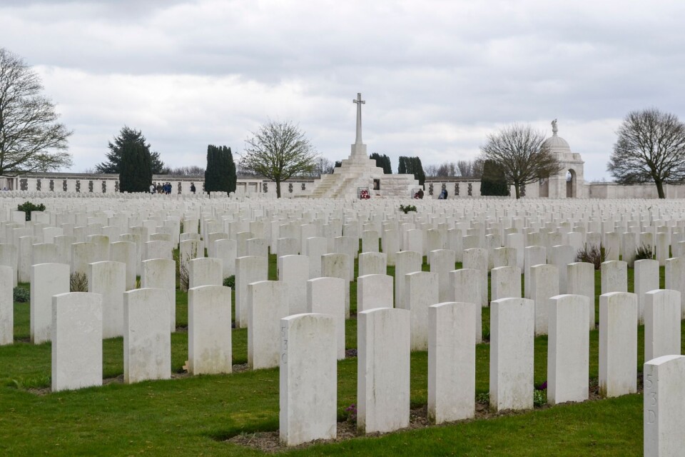 På Tyne Cot-kyrkogården i Belgien ligger kvarlevorna av 12 000 soldater från första världskriget. I dag finns EU-parlamentet i Belgiens huvudstad Bryssel. Ett samarbete långt från de många krig Europa fått erfara.