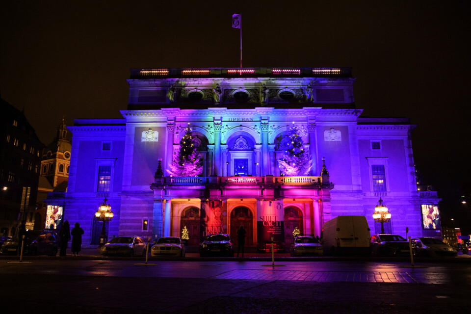 Operahuset i Stockholm, under förra årets Nobel week lights. Arkivbild.