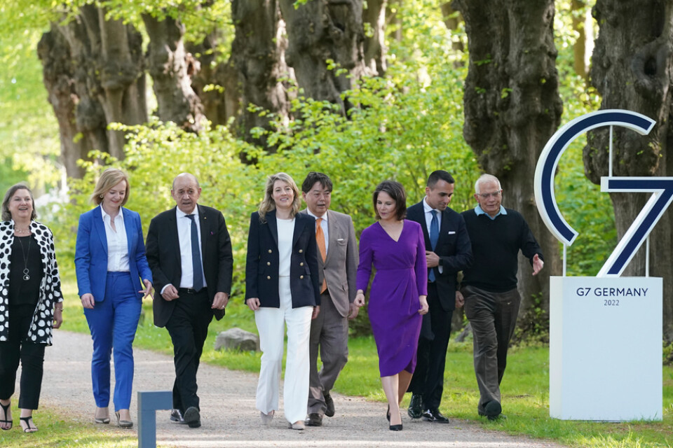 Ledare fråm G-7-länderna och EU på plats i Weissenhäuser i norra Tyskland. Längst till höger syns Josep Borrell.