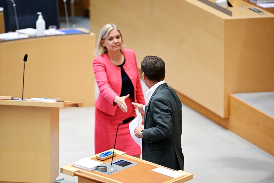 Statsminister Magdalena Andersson (S) och Moderaternas partiledare Ulf  Kristersson (M) under förra veckans frågestund i riksdagen.