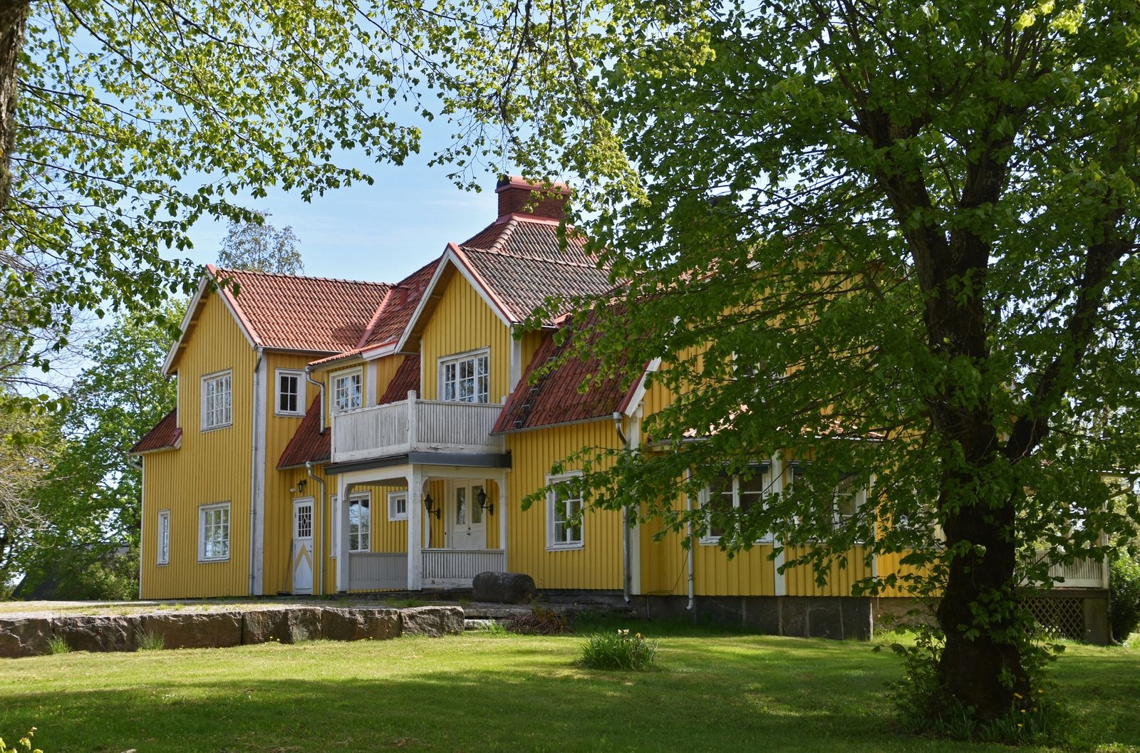 Huvudbyggnaden på Finnekumla gård, uppförd 1850.
