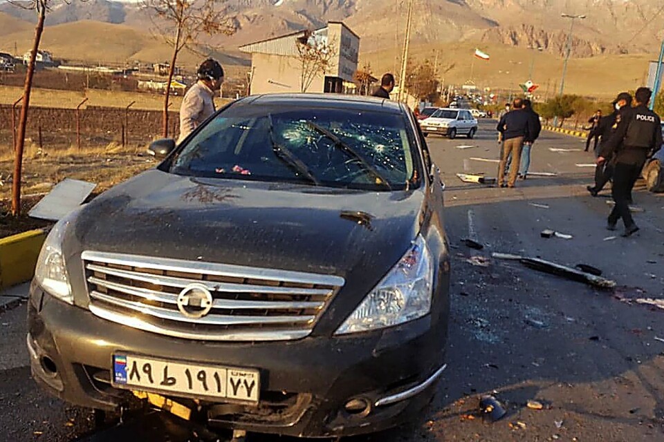 Bilden, som publicerats av statliga medier, ska föreställa bilen som Mohsen Fakhrizadeh färdades i när han attackerades.