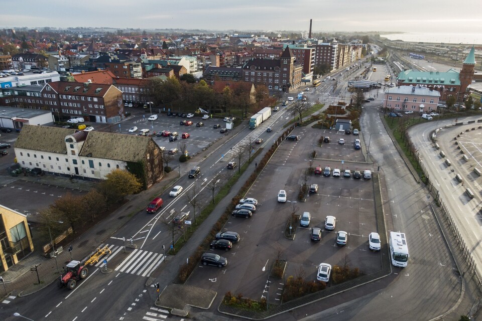 Att låta trafiken gå genom centrum innebär större utsläpp i de centrala delarna av Trelleborg, som med de sydvästliga vindarna, sprider sig mot öster.