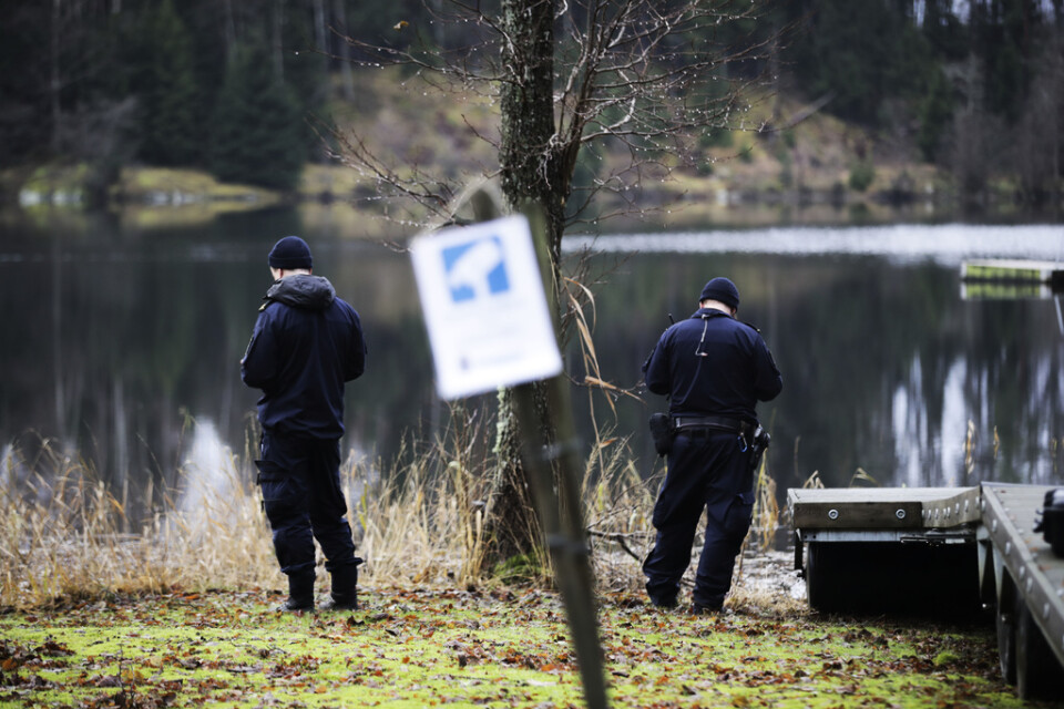 Poliser sökte med hjälp av en drönare vid Kolbengtsrödsjön efter den försvunna flickan i Uddevallaområdet. Bilden är från den 20 november.