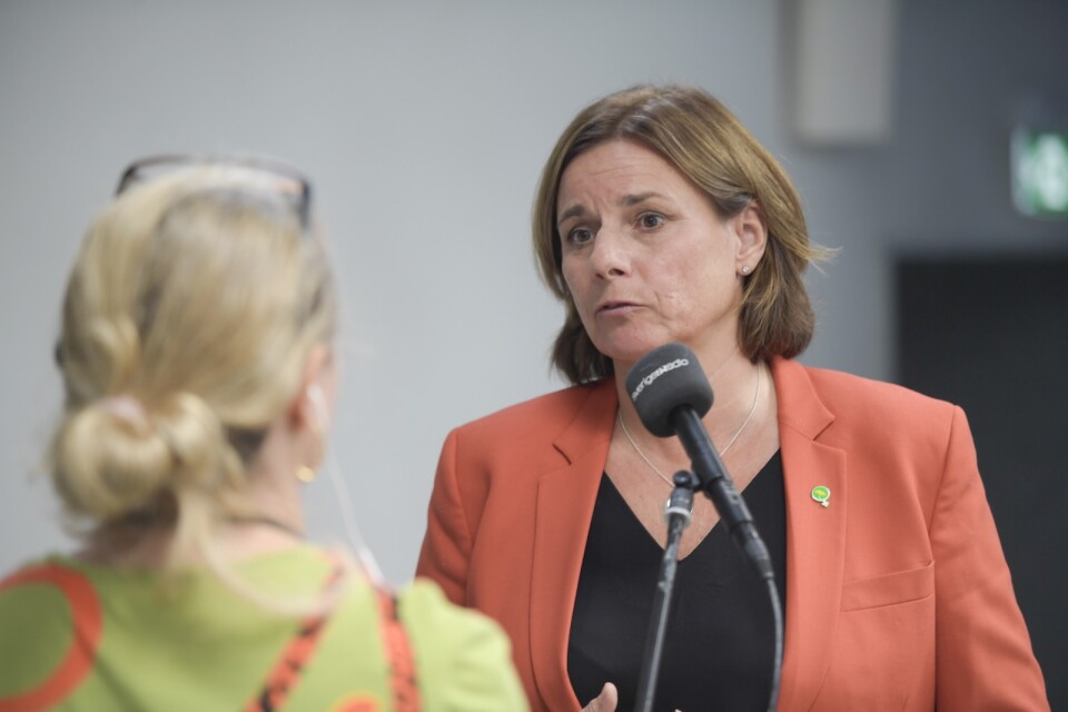 Klimat- och miljöminister Isabella Lövin (MP) är glad över Preems beslut. Arkivbild.