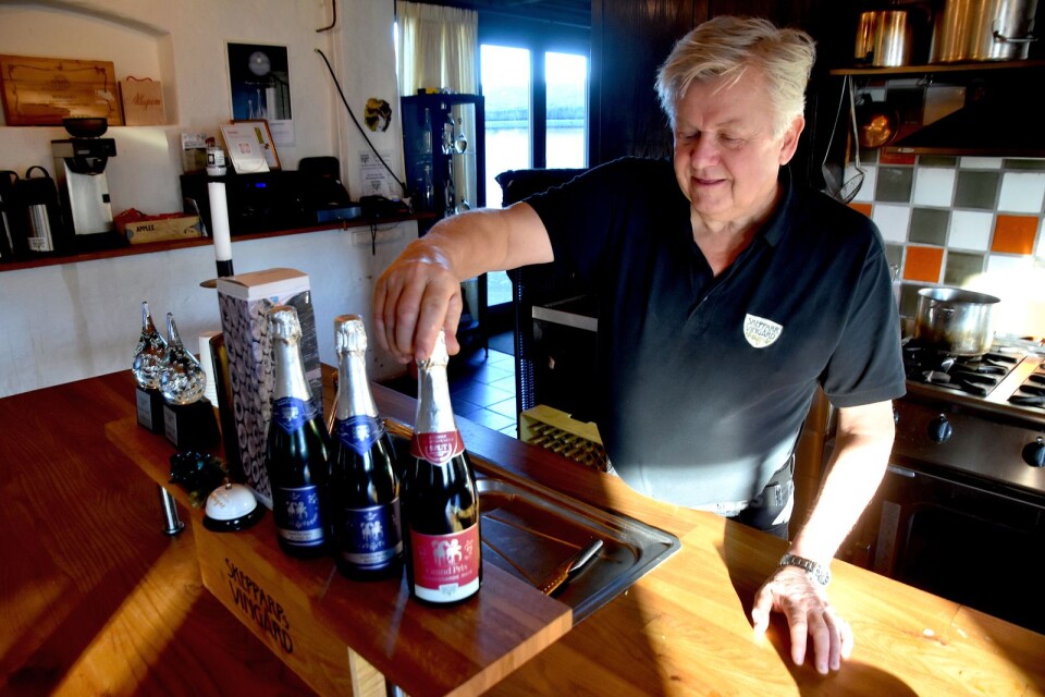 Bengt ”Fuffe” Åkesson har under det senaste decenniet byggt upp en uppskattad vinproduktion på Skepparps Vingård. Han har många idéer om hur verksamheten kan utvecklas och resan har egentligen bara precis börjat.