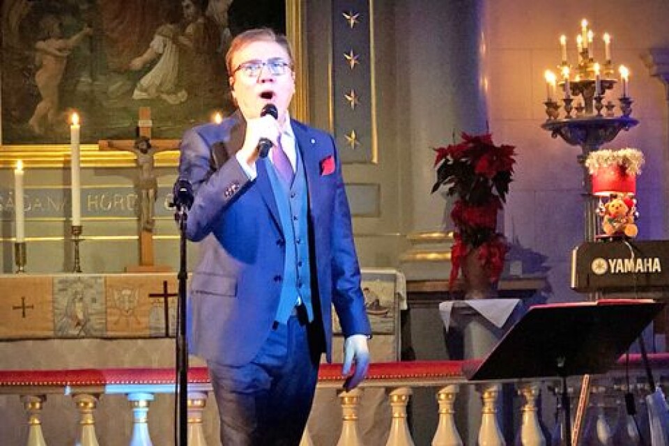Christer Sjögren gjorde på lördagen ett stopp i Mörrums kyrka med turnén ”I juletid”.