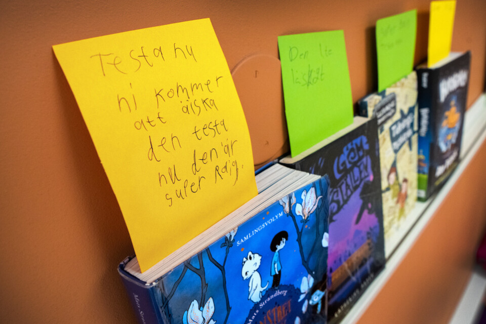 På Enbacksskolan i Tensta finns ett bemannat skolbibliotek där också eleverna kan tipsa varandra. Arkivbild.