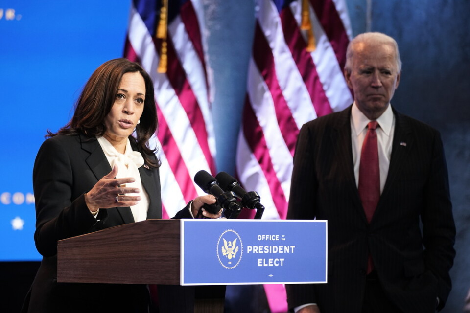 Tillträdande vicepresidenten Kamala Harris tillsammans med tillträdande presidenten Joe Biden.