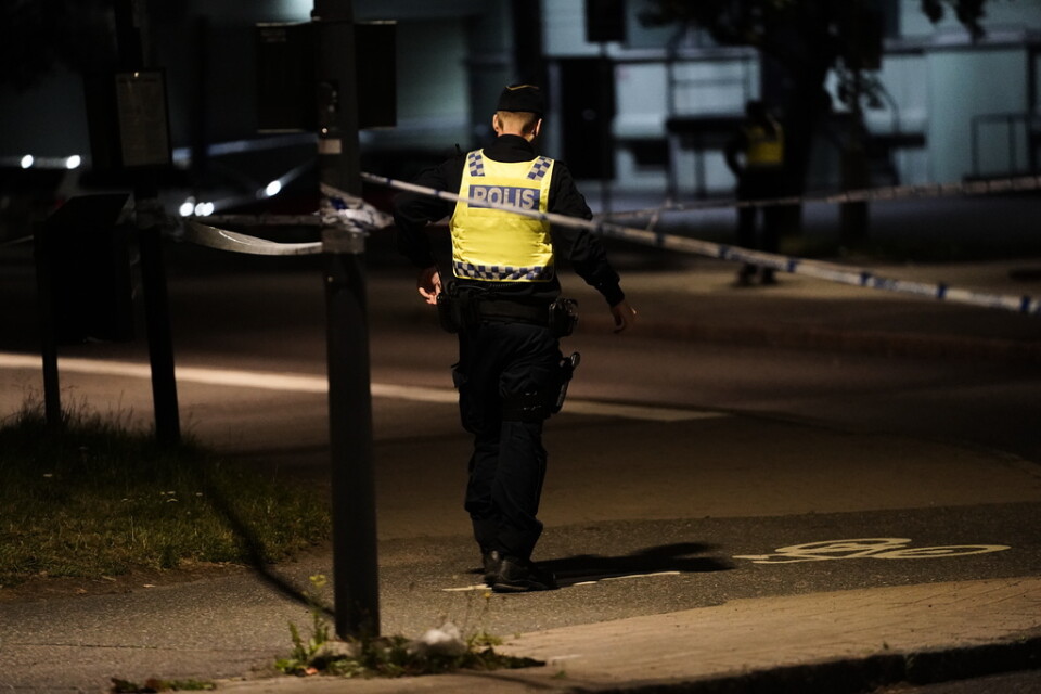En polis har dödats i en skottlossning i Biskopsgården på Hisingen i Göteborg.